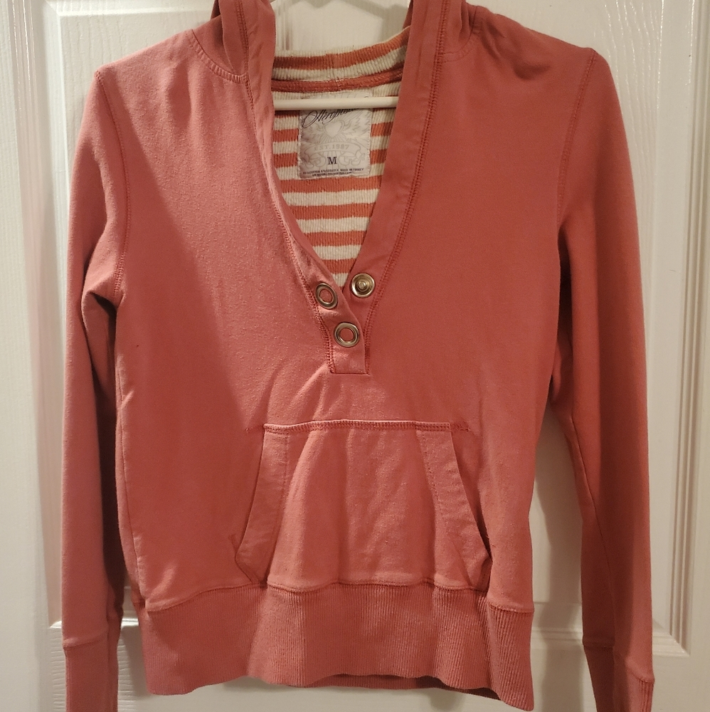 Coral V Neck sweater size M